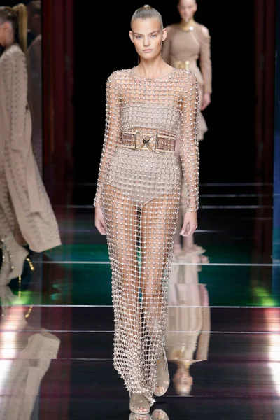 Look 24